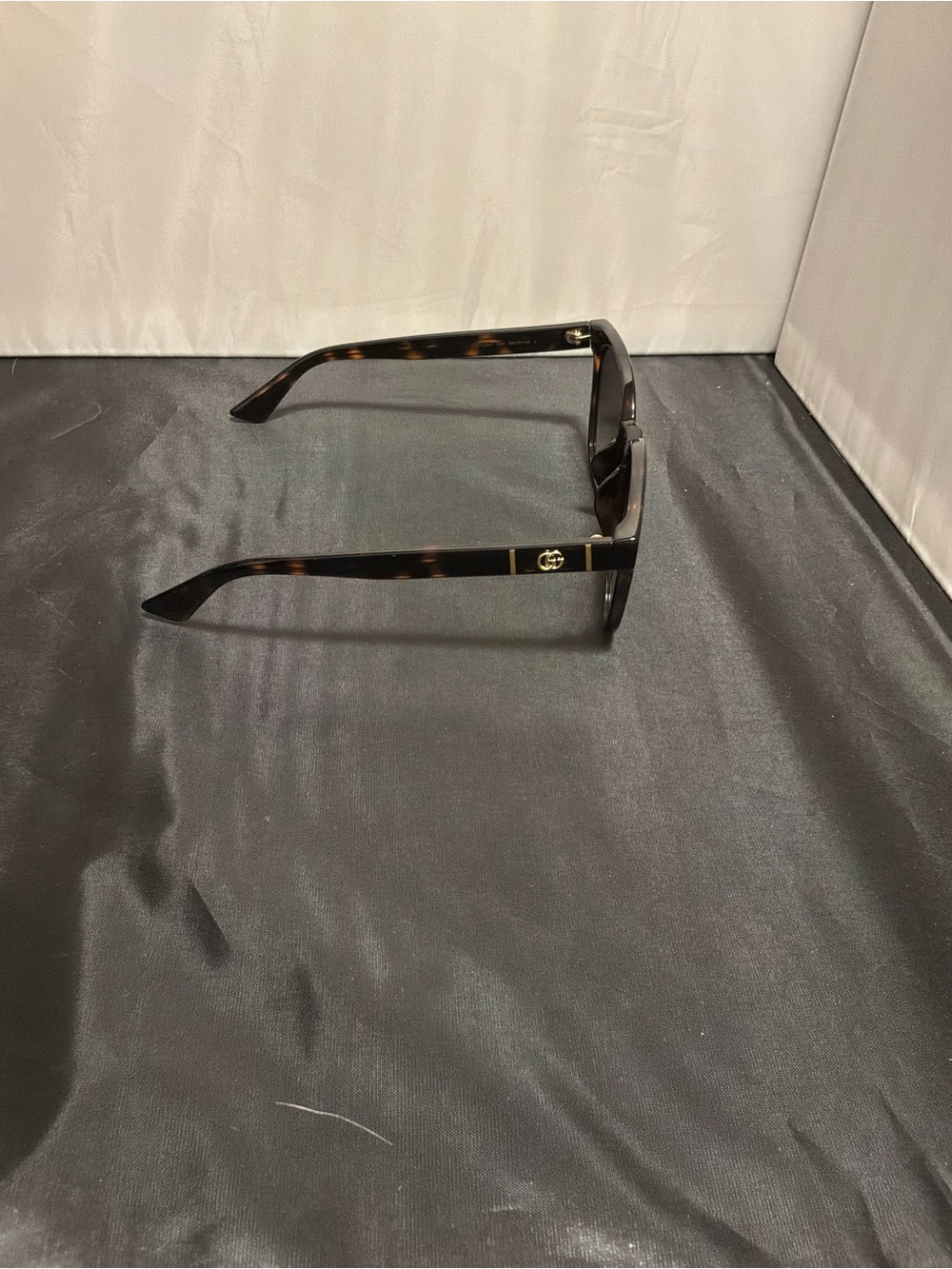 Gucci Tortoiseshell Cat-Eye Sunglasses with Brown Gradient Lenses - Picture 4 of 8